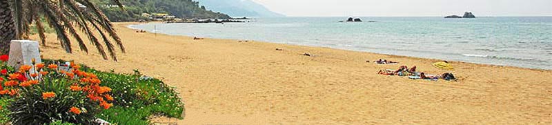 Ferienwohnungen mit Pool am Agios Gordios Strand