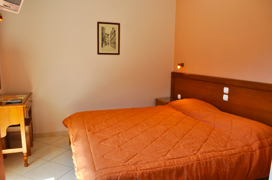 Korfu-Ferienappartement-B-Schlafzimmer2-Sophia