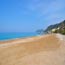 Strand vor Ferienhaeuser “Angelos”, “Filippos”, “Ritsa” und “Tsanta” Rechts